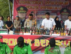 Polda Bengkulu menghancurkan 1.136 rokok ilegal dan 917 minuman keras