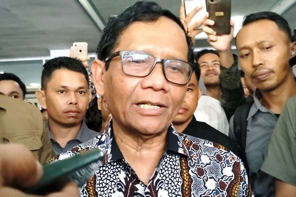 Menteri Koordinator Bidang Politik, Hukum, dan Keamanan menyatakan bahwa yang sering curang adalah peserta kontes.