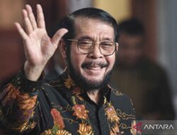 Anwar Usman Berikan Keterangan Pers Tentang Statusnya