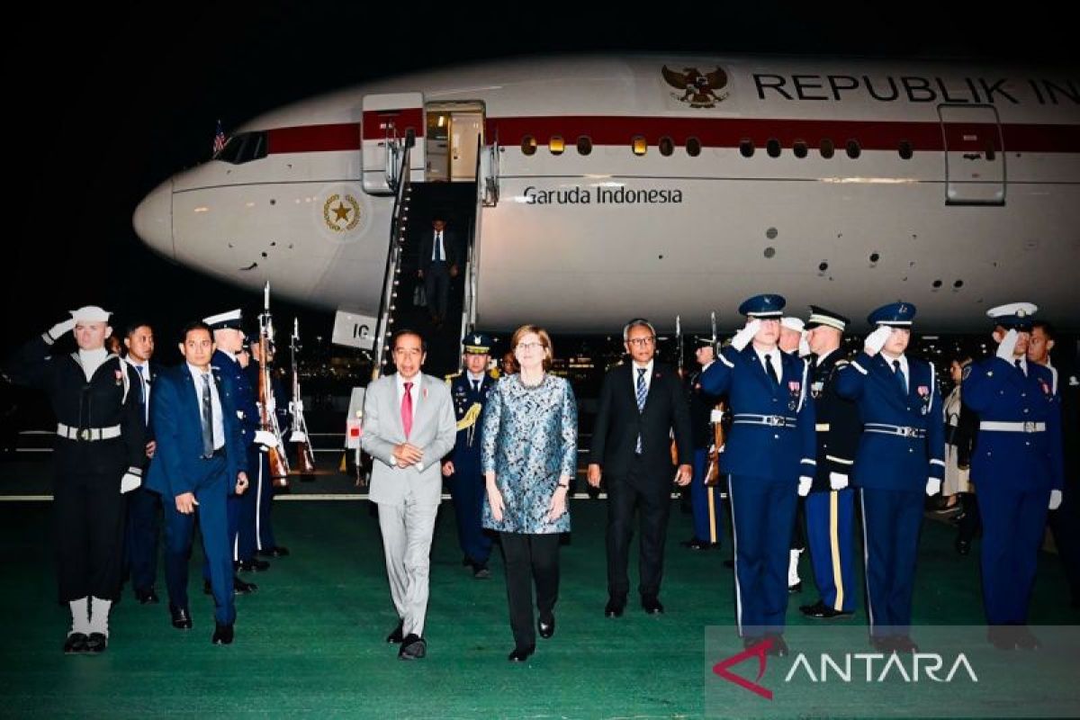 Kemarin, Jokowi Menghadiri Konferensi Tingkat Tinggi APEC dan Memperingati HUT ke-78 Korps Marinir