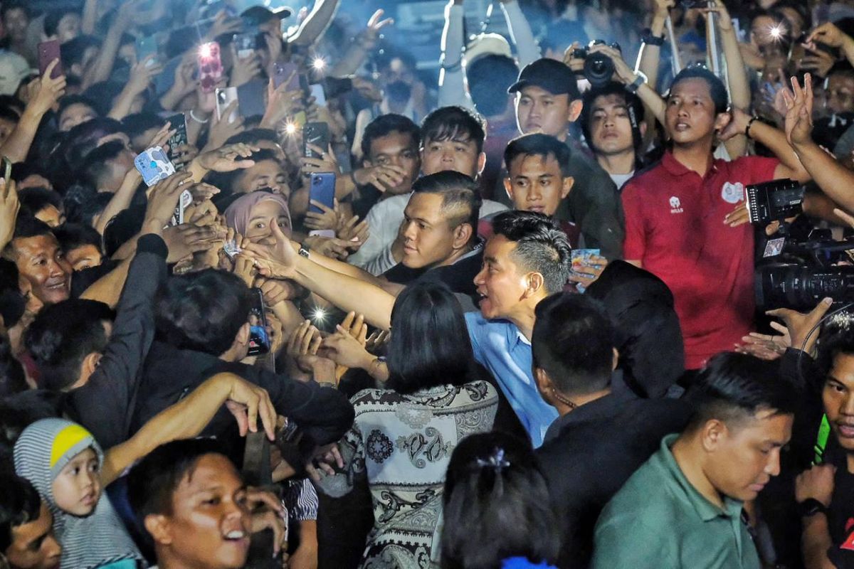 Rakyat Jambi Bersemangat Bersua dengan Gibran Rakabuming di TKN Prabowo-Gibran