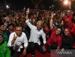 Ganjar bersua dengan relawan di Sragen