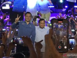 Prabowo menegaskan bahwa KIM adalah “klubnya Pak Jokowi” saat kampanye di Blitar