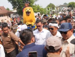 Warga Purwakarta Bersemangat Menyambut Kedatangan Prabowo