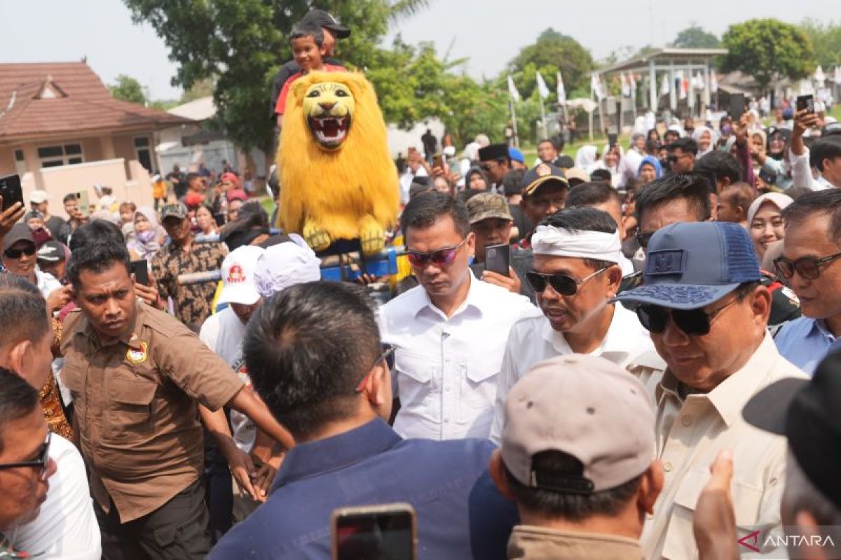 Warga Purwakarta Bersemangat Menyambut Kedatangan Prabowo