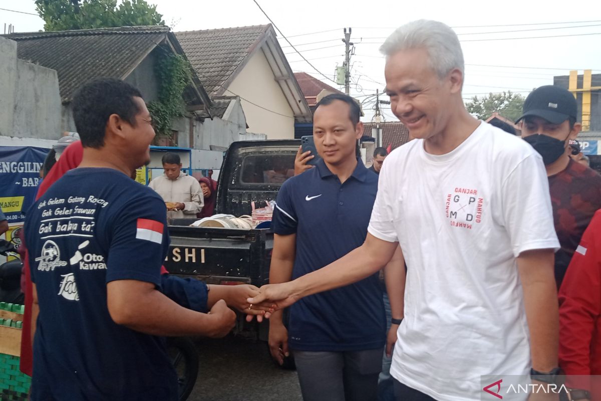 Ganjar meminta agar pembagian bansos tidak dipolitisasi