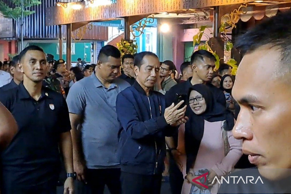 Presiden Jokowi Melewati Malam Pergantian Tahun di CFN Ngarsopuro