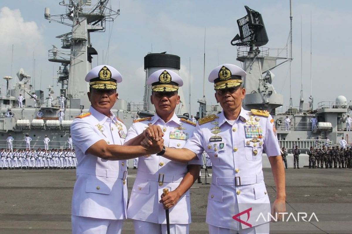 Pelantikan Laksda TNI Denih Hendrata sebagai Panglima Koarmada II