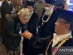 Ganjar Berjumpa dengan Pratikno saat Peringatan Dies Natalis ke-74 UGM