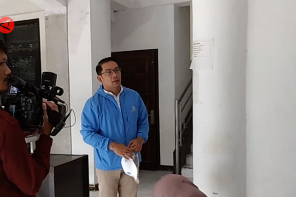 Ridwan Kamil mendatangi Bawaslu Jabar terkait dugaan pelanggaran