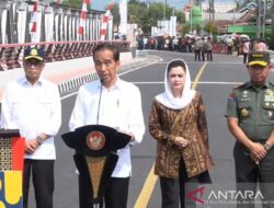 Jokowi secara resmi membuka tiga jembatan di Jawa Tengah