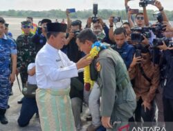 Gubernur Kepri menyambut kedatangan tiga pesawat tempur di Tanjungpinang