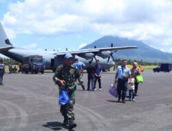 TNI AU memberikan pesawat gratis bagi prajurit AU pulang ke perbatasan