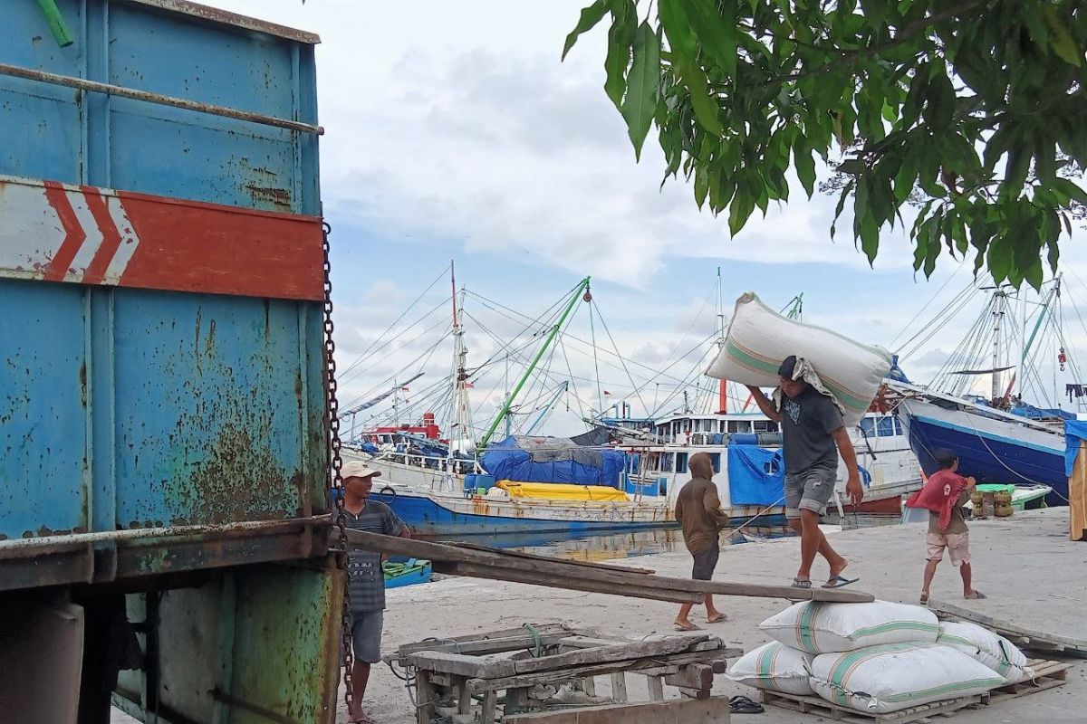 Kapolsek Paotere Memantau Arus Balik Antarpulau