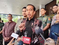 Kemarin, Jokowi mengklarifikasi tidak merebut PDIP dan membahas pertemuan dengan Paus