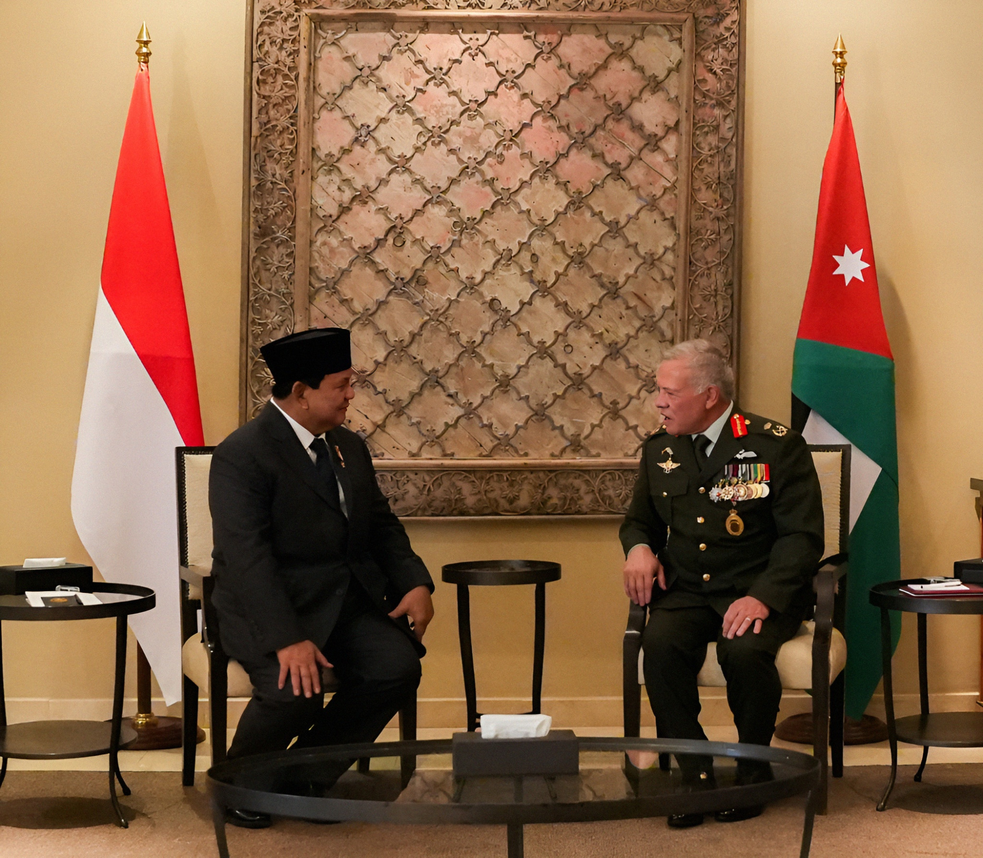 Prabowo Subianto Meets King Abdullah II and Conveys Greetings from Jokowi, Receives Congratulations