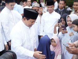 Iduladha 1445 H: Prabowo Subianto Bertemu dengan Warga di Hambalang Bogor