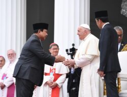 Prabowo Subianto Memamerkan Momen Bersalaman dengan Paus Fransiskus: Indonesia Diberkati dengan Keberagaman dan Harmoni