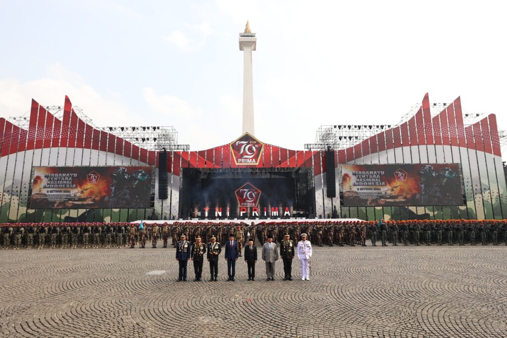 Jokowi Emphasizes Strong Ties Between TNI and the People During TNI’s 79th Anniversary