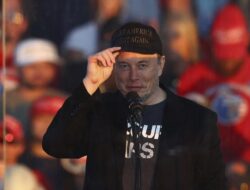Elon Musk Bantah Minat Beli TikTok: Analisis Mendalam
