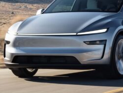 Tesla Menjanjikan Model Terjangkau di 2025