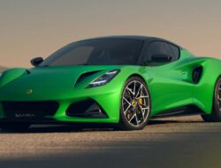 Review Lotus Emira 2026: Alasan Mengapa Lebih Baik Dikendarai