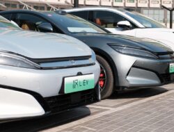 Pemerintah Cina Menjaga Investasi EV Tetap Berimbang