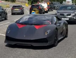 Lamborghini Sesto Elemento: Legality on the Streets