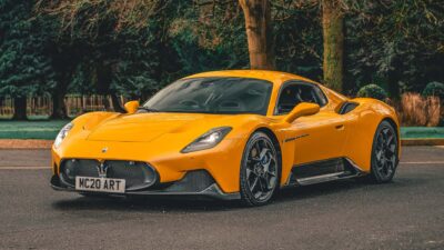 Tips Meningkatkan Mood saat Mengemudikan Supercar Listrik
