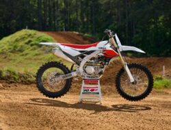 Yamaha Motor Motocross Edisi Ulang Tahun ke-70: Tampilan Garang!