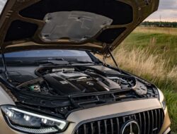 CEO Mercedes Prihatin akan Runtuhnya Industri Mobil Eropa
