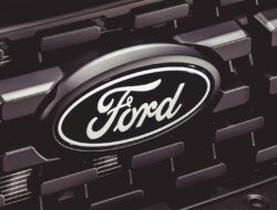 Fakta Menarik: Ford Meningkatkan Produksi Mobil 40% Lebih Cepat