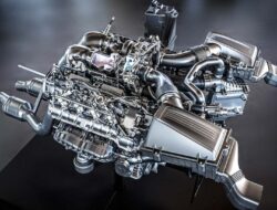 Penambahan Tenaga yang Signifikan Pada Mesin V-8 Baru Mercedes-AMG
