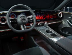 Mercedes-Benz Kembali Dengan Tombol Fisik Baru