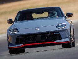Nissan Z Nismo Memperkenalkan Varian Manual Baru