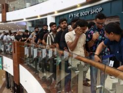 Antrean Panjang Pembelian iPhone 17 di India: Apakah Worth It?