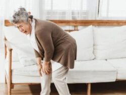 Faktor Risiko dan Penyebab Osteoporosis