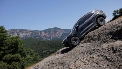 Porsche Cayenne EV: Menghadapi Tahap Prototipe dengan Bantuan AI